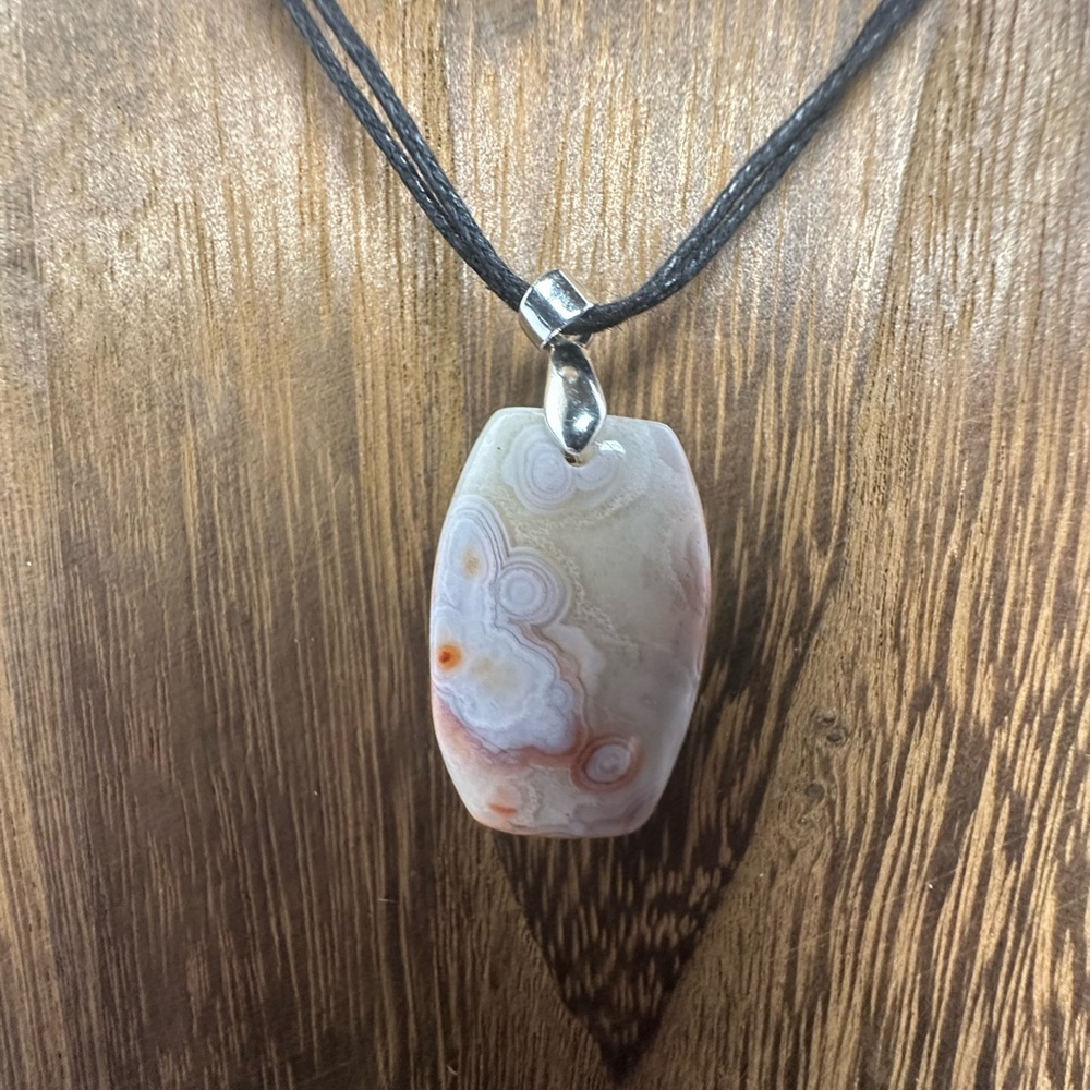 Mexican Crazy Lace Agate Pendant Necklace on Double Black Cotton Rope - Picture 8 of 11